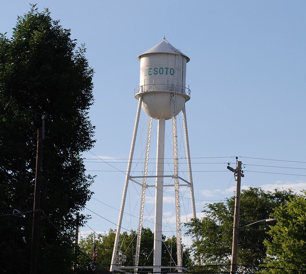 Water tower in De Soto Kansas